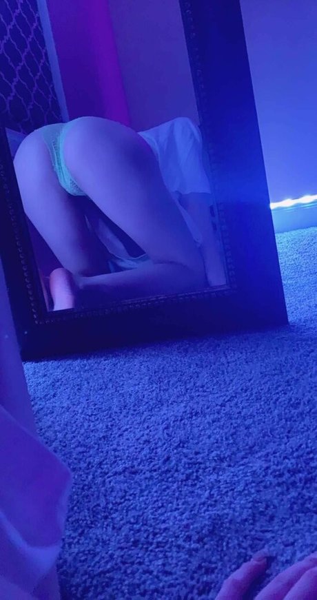 Foto di nudo di fuga di OnlyFans di Pixzn
