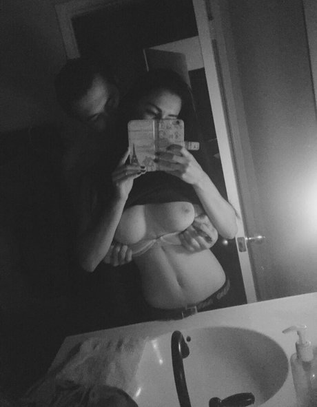 Naken lekkede OnlyFans-bilde av Sultrysanguine