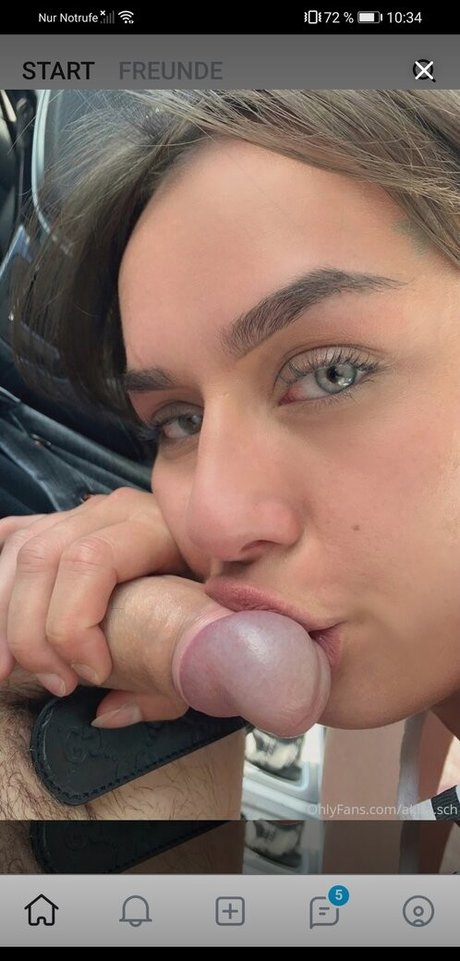 Naken lekkede OnlyFans-bilde av Akirasch