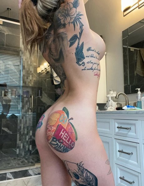 Naken lekkede OnlyFans-bilde av Jerayxoxo