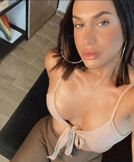 Nahá fotka uniklých OnlyFans od Kim Oar