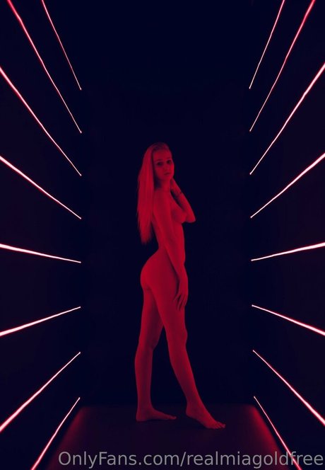 Naken lekkede OnlyFans-bilde av Realmiagoldfree