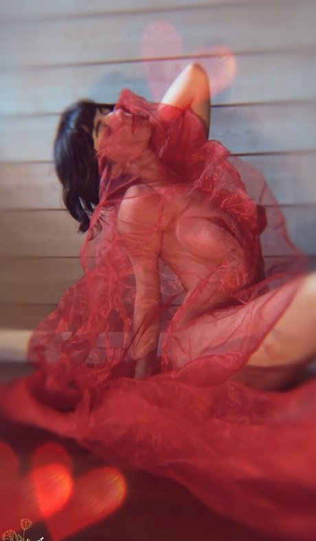 Naken lekkede OnlyFans-bilde av Katfilms