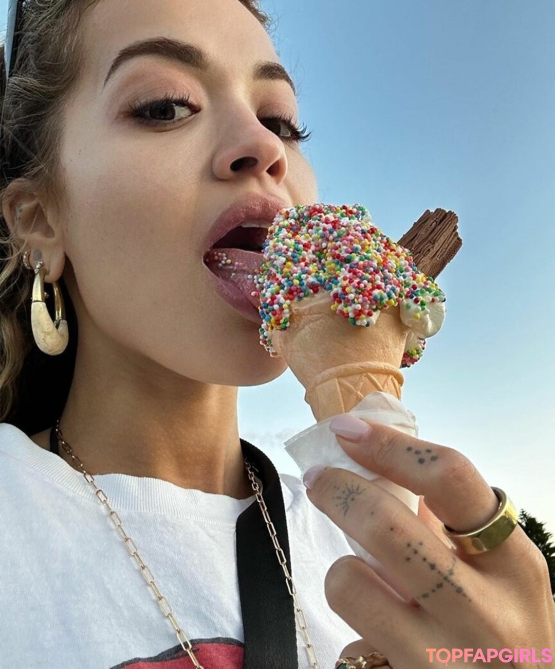 Nahá fotka uniklých OnlyFans od Rita Ora #1468
