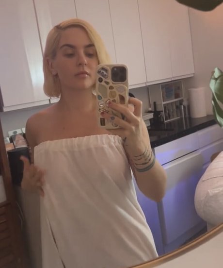 Joanna Jojo Levesque