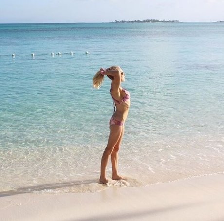 Naken lekkede OnlyFans-bilde av Natalie Gulbis