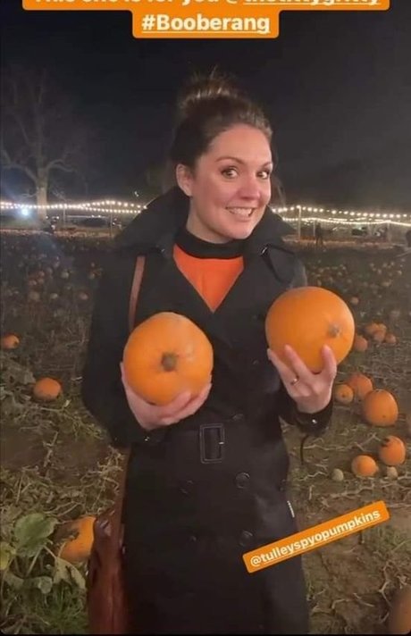 Nahá fotka uniklých OnlyFans od Laura Tobin