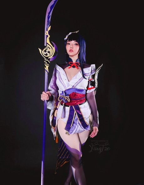 Ying Tze