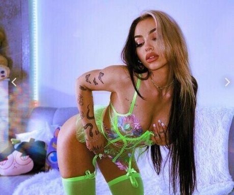 Nahá fotka uniklých OnlyFans od Sophiarizou