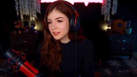 Chrissy Costanza