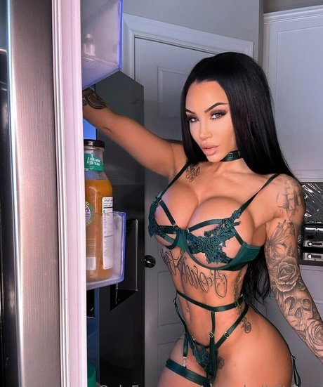 Naakte gelekte OnlyFans-foto van Natasha Noelle