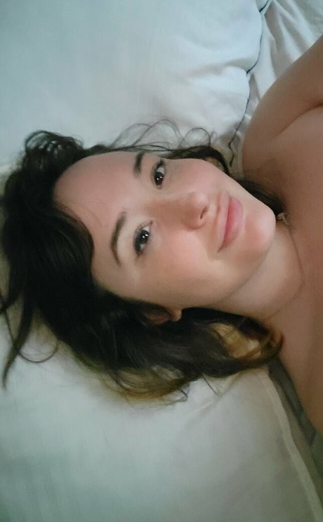 Naken lekkede OnlyFans-bilde av Yureta