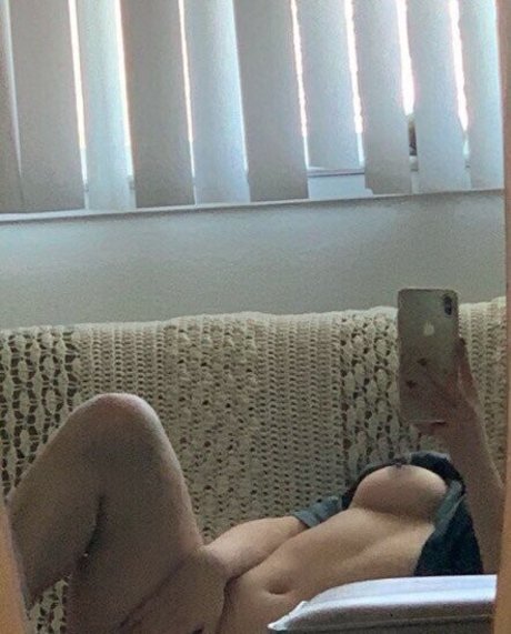 Naken läckt OnlyFans-bild av Corbxnxx