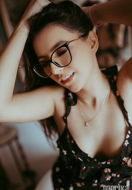 Naken lekkede OnlyFans-bilde av Alyne Lary