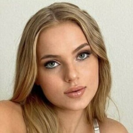 Naken lekkede OnlyFans-bilde av Katelyn Marelie