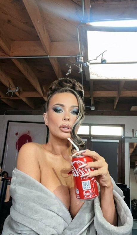 Carmen Electra