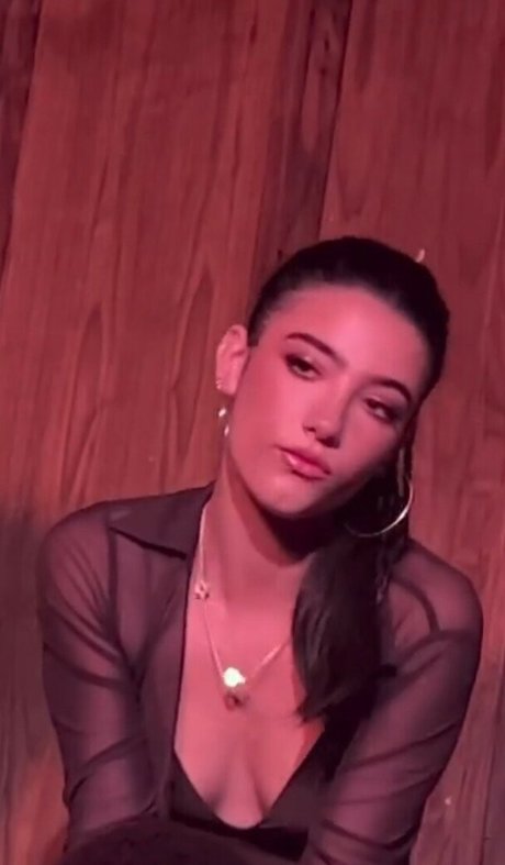 Nagie wyciekłe zdjęcie OnlyFans od Charli Damelio
