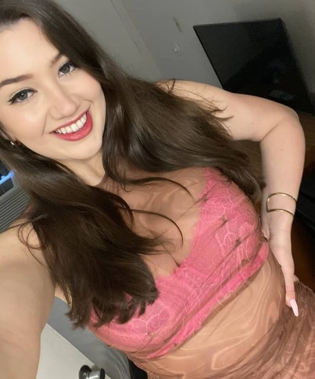 Alyx Star