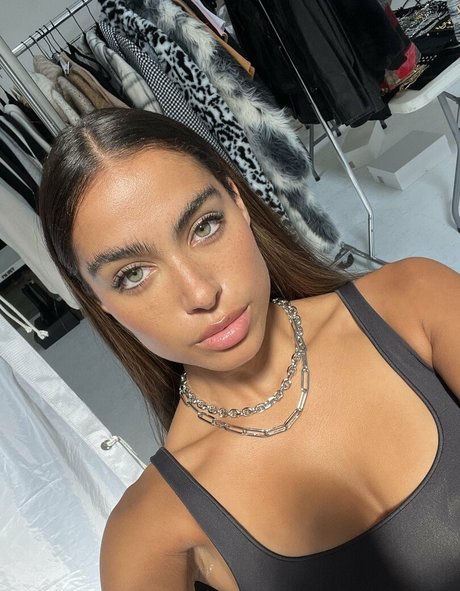Naken lekkede OnlyFans-bilde av Thecaligirl