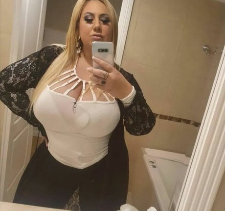 Nacktes geleaktes OnlyFans-Foto von Blondemaria