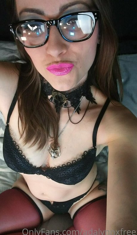 Nahá fotka uniklých OnlyFans od Adalynnxfree