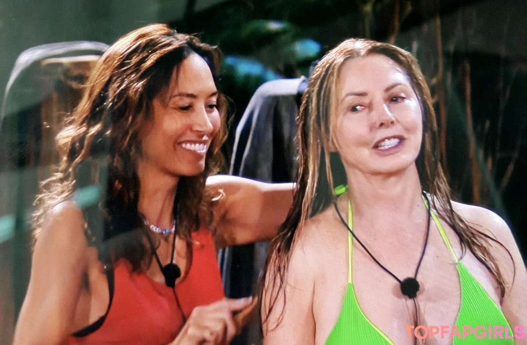 Nahá fotka uniklých OnlyFans od Carol Vorderman #1038