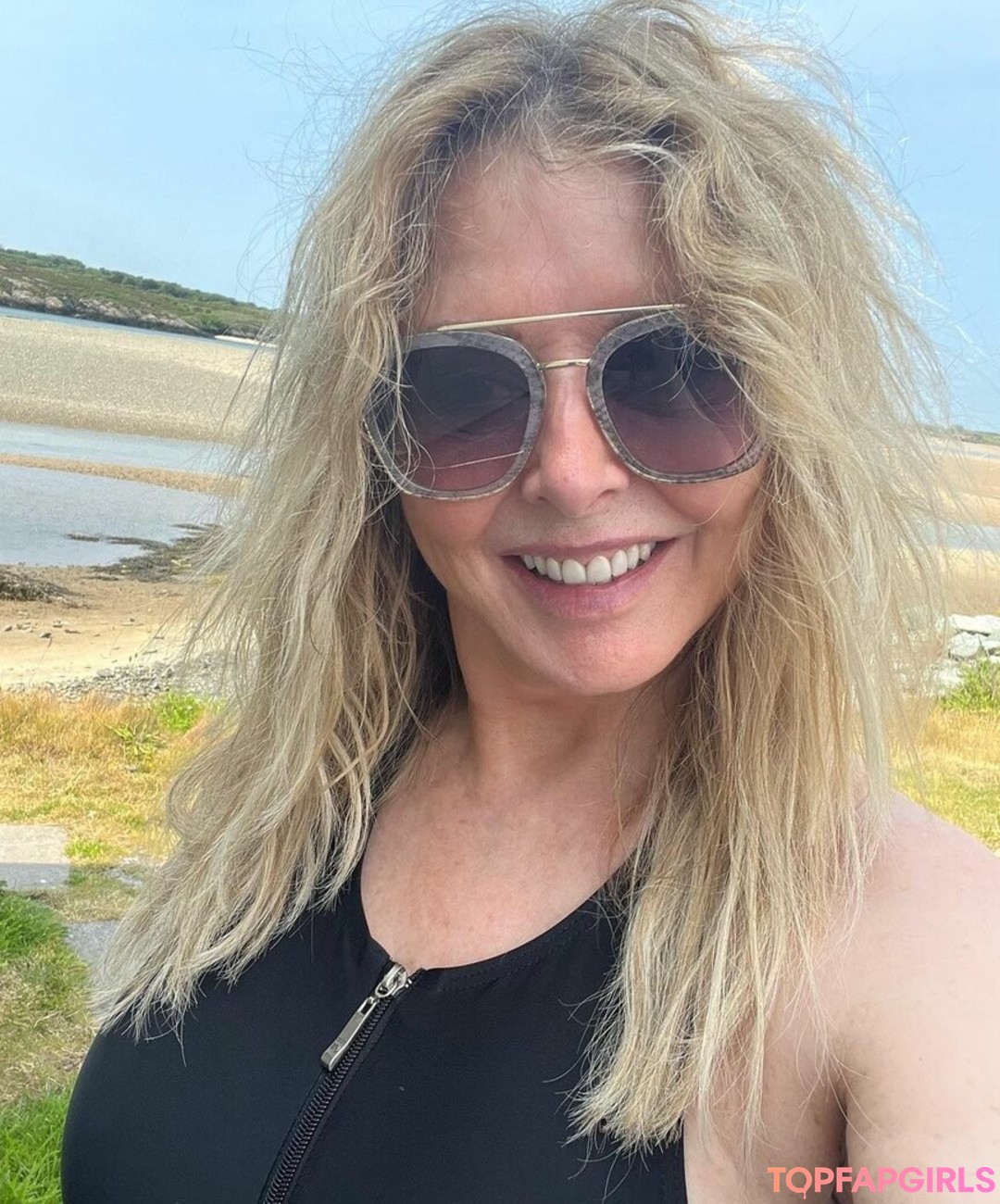 Nahá fotka uniklých OnlyFans od Carol Vorderman #1091