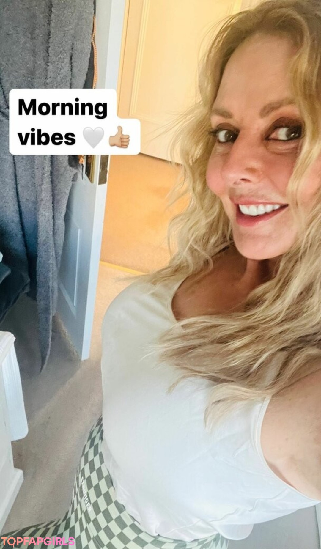 Nahá fotka uniklých OnlyFans od Carol Vorderman #1142