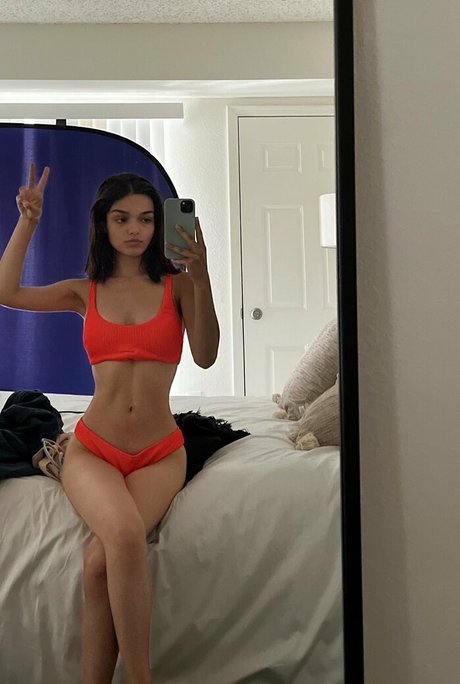 Nahá fotka uniklých OnlyFans od Rachel Zegler