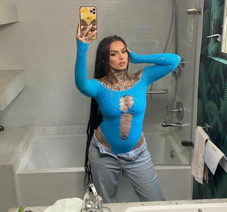 Zhavia