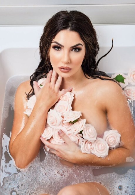 Cassie Lee