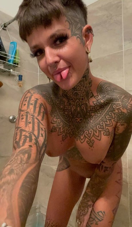 Naken läckt OnlyFans-bild av Stefani Marz