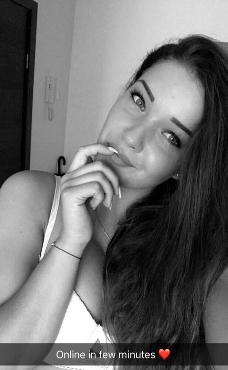 Naken lekkede OnlyFans-bilde av Divine Ramona