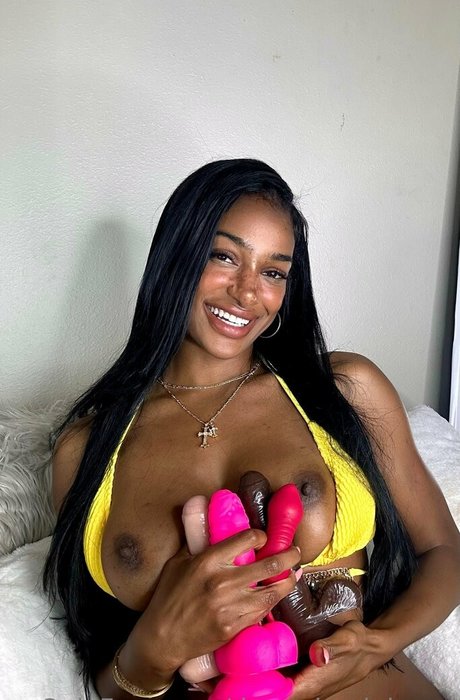 Naken lekkede OnlyFans-bilde av Drayadominicana
