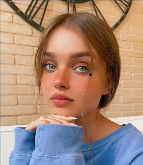 Anna Zak