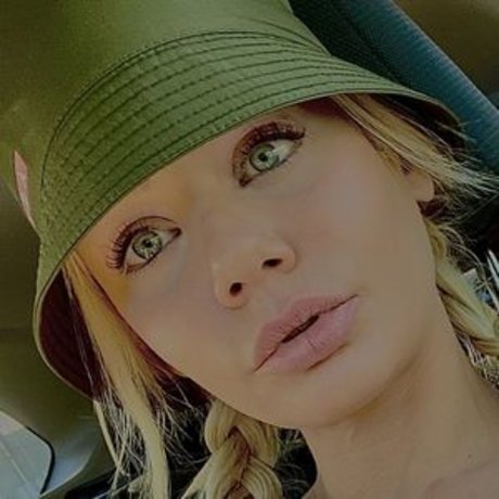 Riley Steele