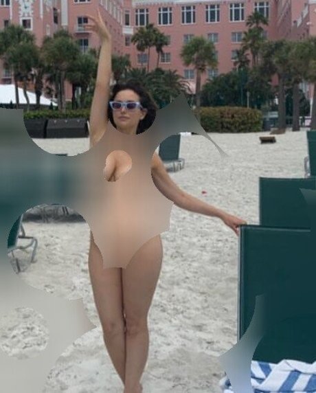 Milana Vayntrub
