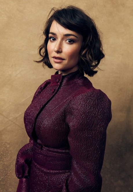 Milana Vayntrub