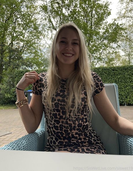 Naken lekkede OnlyFans-bilde av Siswetlive