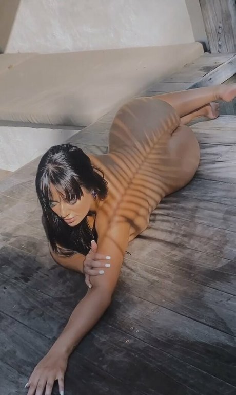 Nahá fotka uniklých OnlyFans od Taylaxoxo