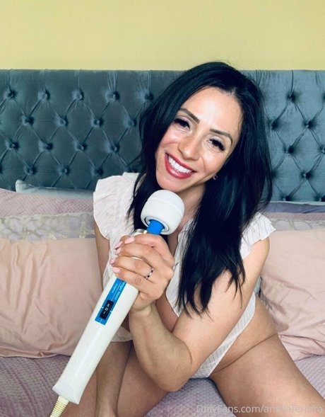 Nahá fotka uniklých OnlyFans od Ariellaferrera