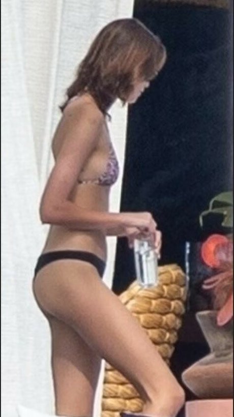 Naakte gelekte OnlyFans-foto van Kaia Gerber