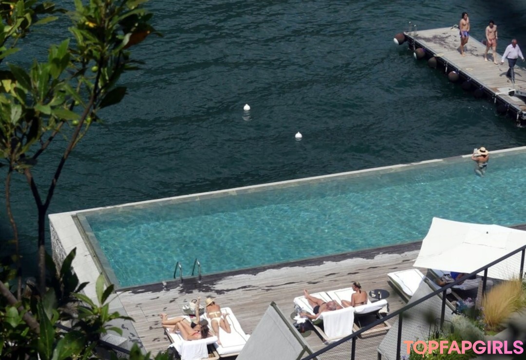 Miley Cyrus nude leaked OnlyFans photo #1537