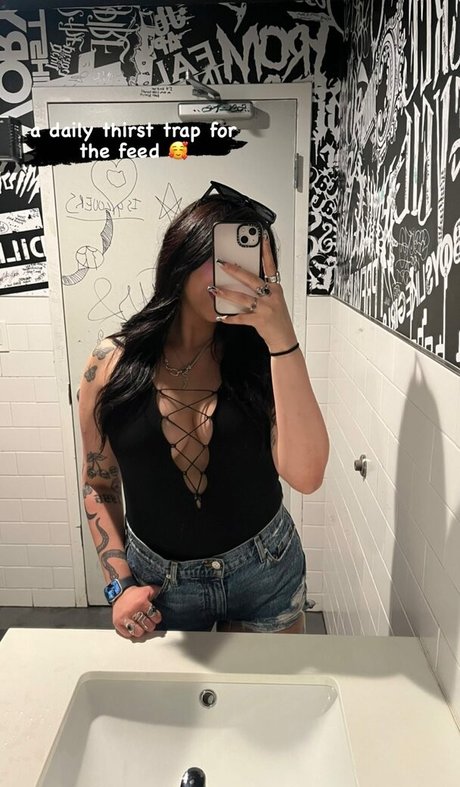 Nahá fotka uniklých OnlyFans od Yourfutureexwifey