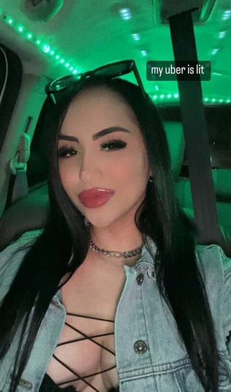 Nahá fotka uniklých OnlyFans od Yourfutureexwifey