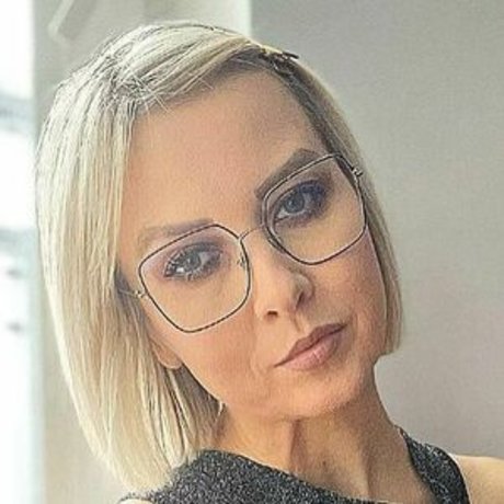 Alexandra76