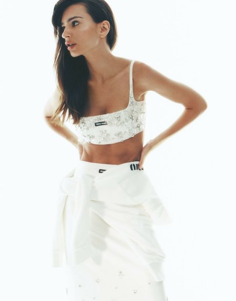 Emily Ratajkowski