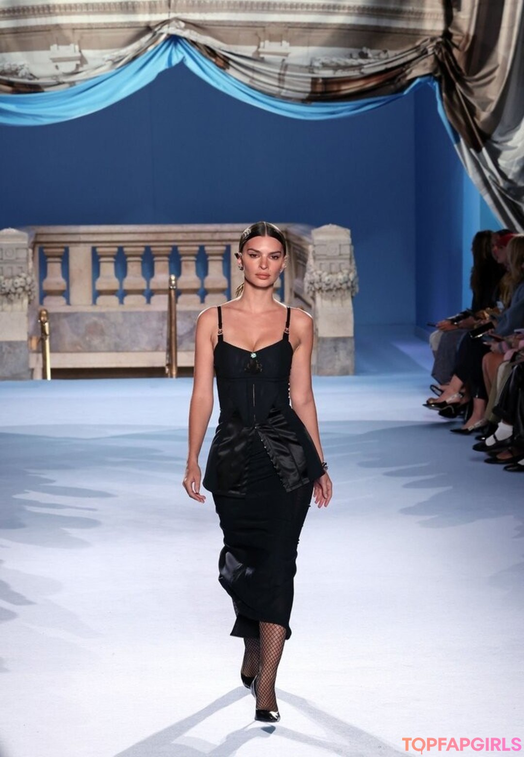 Nahá fotka uniklých OnlyFans od Emily Ratajkowski #1334