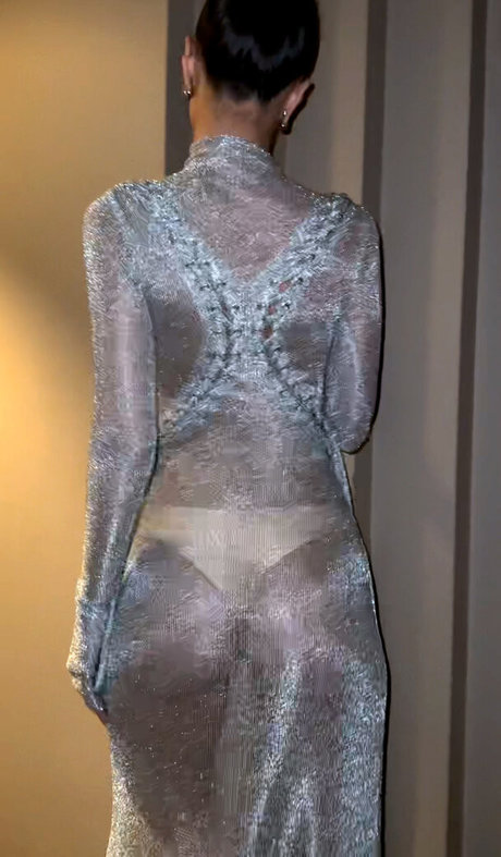 Emily Ratajkowski