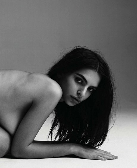 Emily Ratajkowski